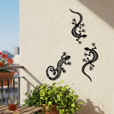 Décoration murale métal sur un balcon