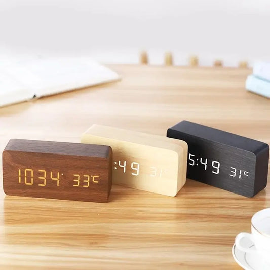 horloge digitale à poser trois couleurs