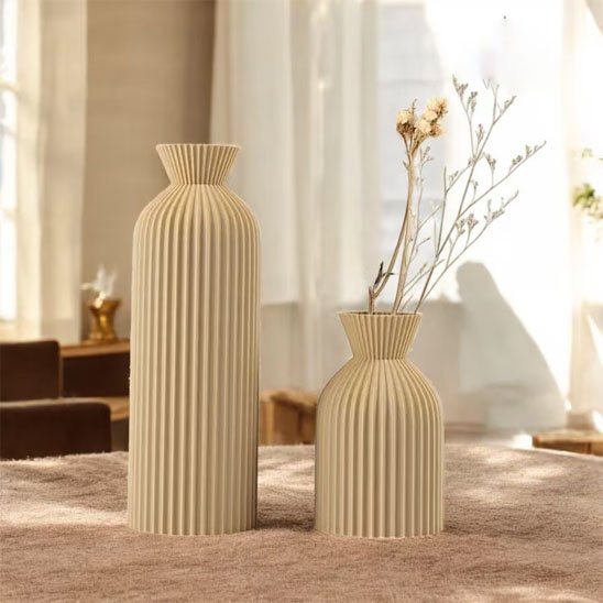 Vase beige avec branches