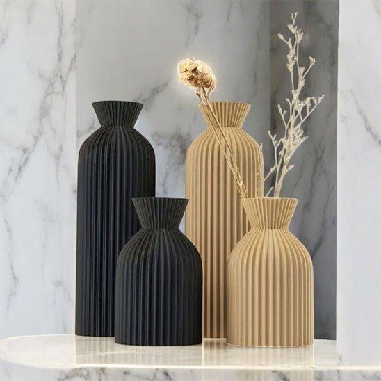 Vase beige et noir